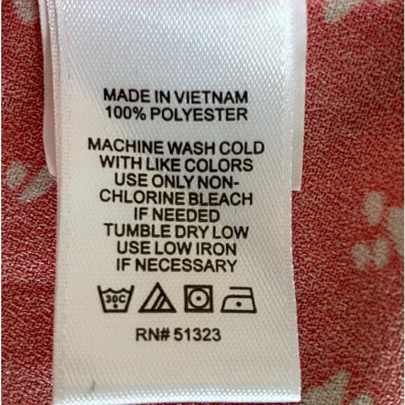 Blouse top coral contemporary print pleated cap sleeve rounded bottom V-neck L
C - Picture 6 of 7